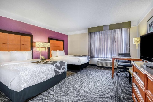 La Quinta Inn & Suites by Wyndham Myrtle Beach Broadway Area image 10
