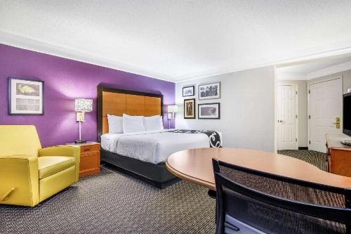 La Quinta Inn & Suites by Wyndham Myrtle Beach Broadway Area image 13