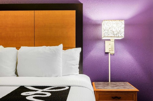 La Quinta Inn & Suites by Wyndham Myrtle Beach Broadway Area image 16